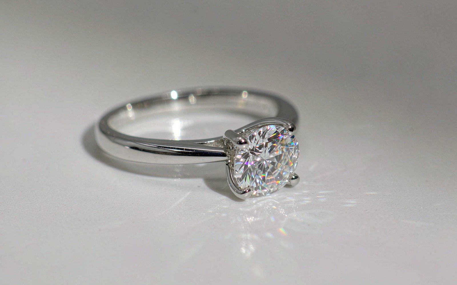 Moissanite and cubic zirconia stones compared